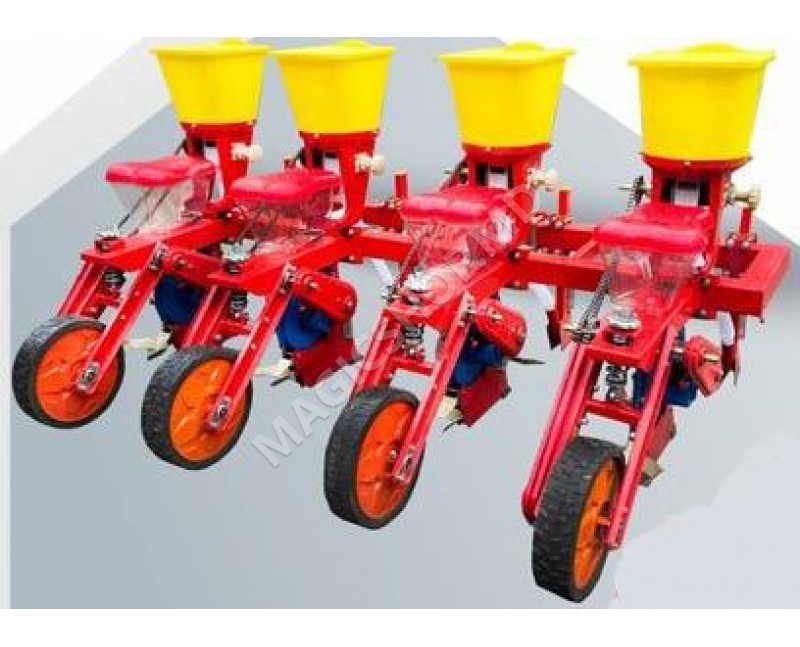 Semanatoarea de porumb 4 randuri și fertilizare integrată